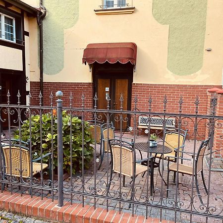 Apartment Gruener Fuerst Mit Sitzecke Im Innenhof & Naehe Park & Erdgeschoss Bad Muskau Eksteriør billede