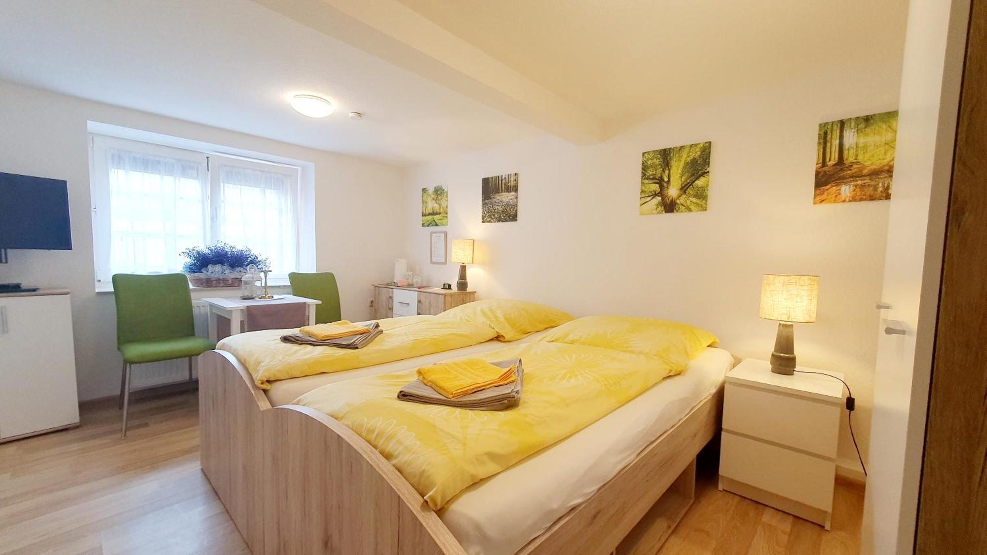 Apartment Gruener Fuerst Mit Sitzecke Im Innenhof & Naehe Park & Erdgeschoss Bad Muskau Eksteriør billede